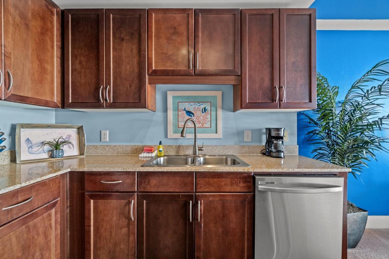 Holiday home Breeze At Laketown Wharf #1205 By Nautical Properties Vacation