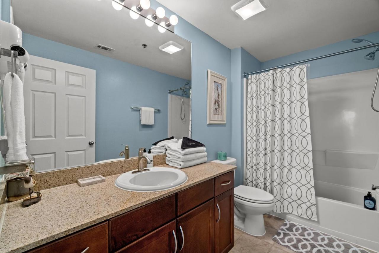 Holiday home Breeze At Laketown Wharf #1205 By Nautical Properties Vacation